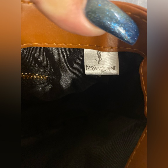 Fashion Elegant Tan Leather ParisLe 5 a 7 Mono Antique Gold Shoulder Bag - Picture 8 of 12